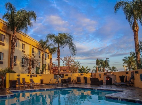 Best Western Plus Arrowhead Hotel image 6