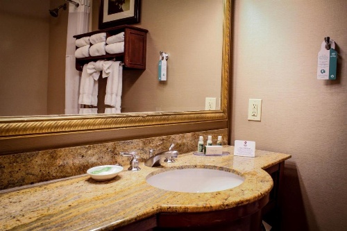 Best Western Plus Arrowhead Hotel image 24